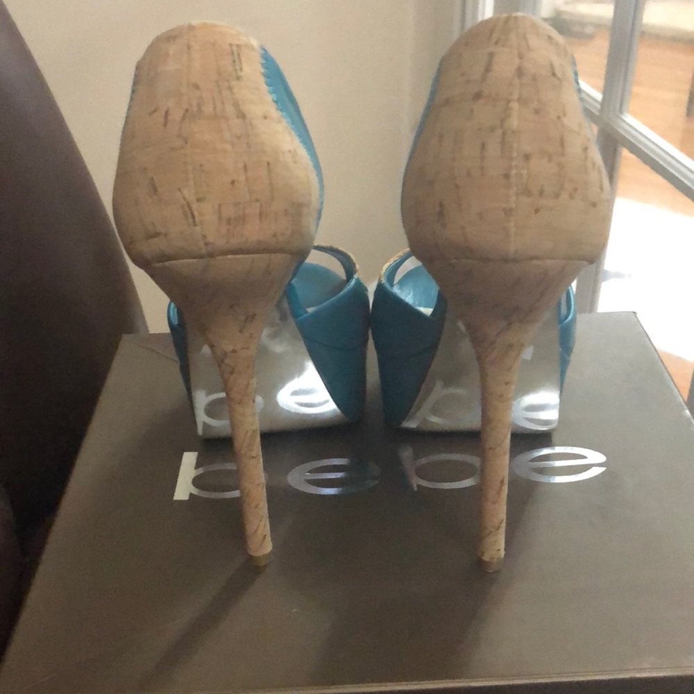 classic Bebe high heels never worn just sat in box - Picture 3 of 3